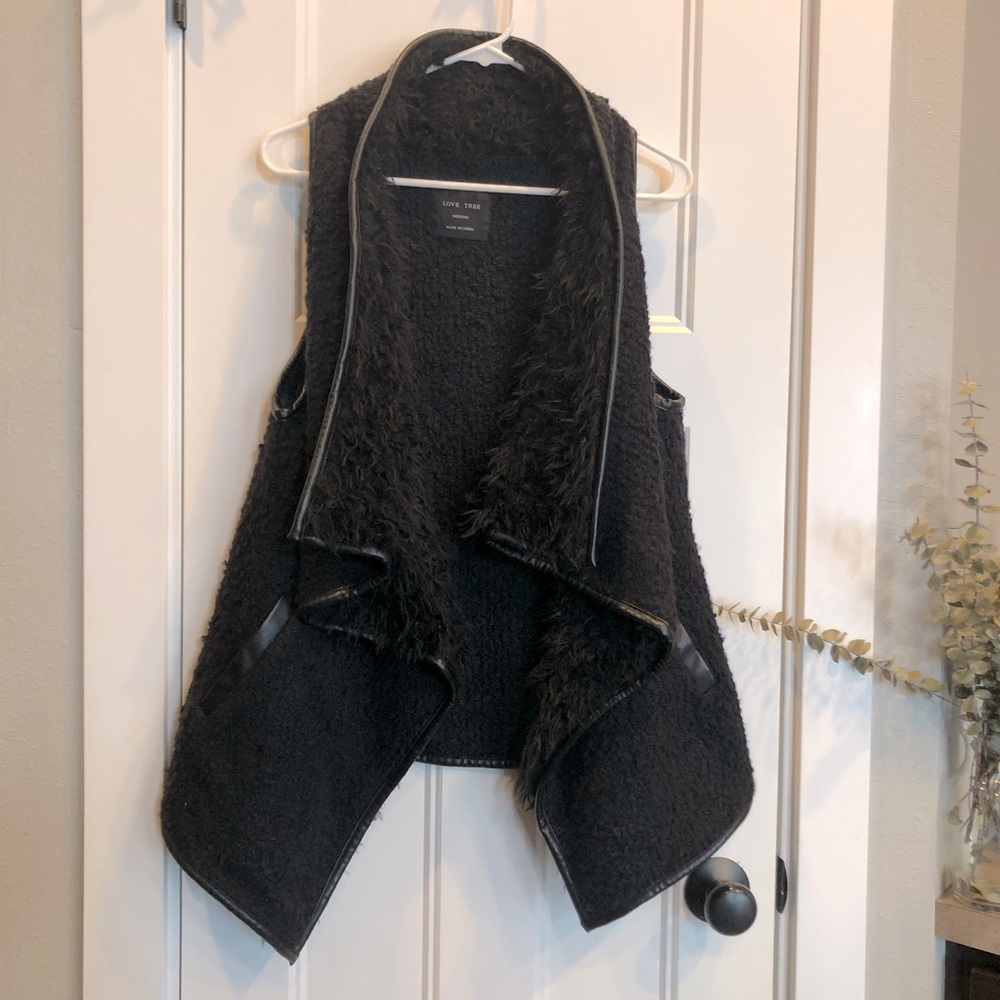 Love Tree Black Fashion faux fur Vest